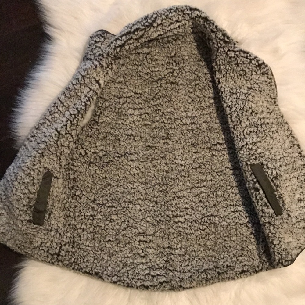 Thread & Supply Reversible Vest - Picture 2 of 4